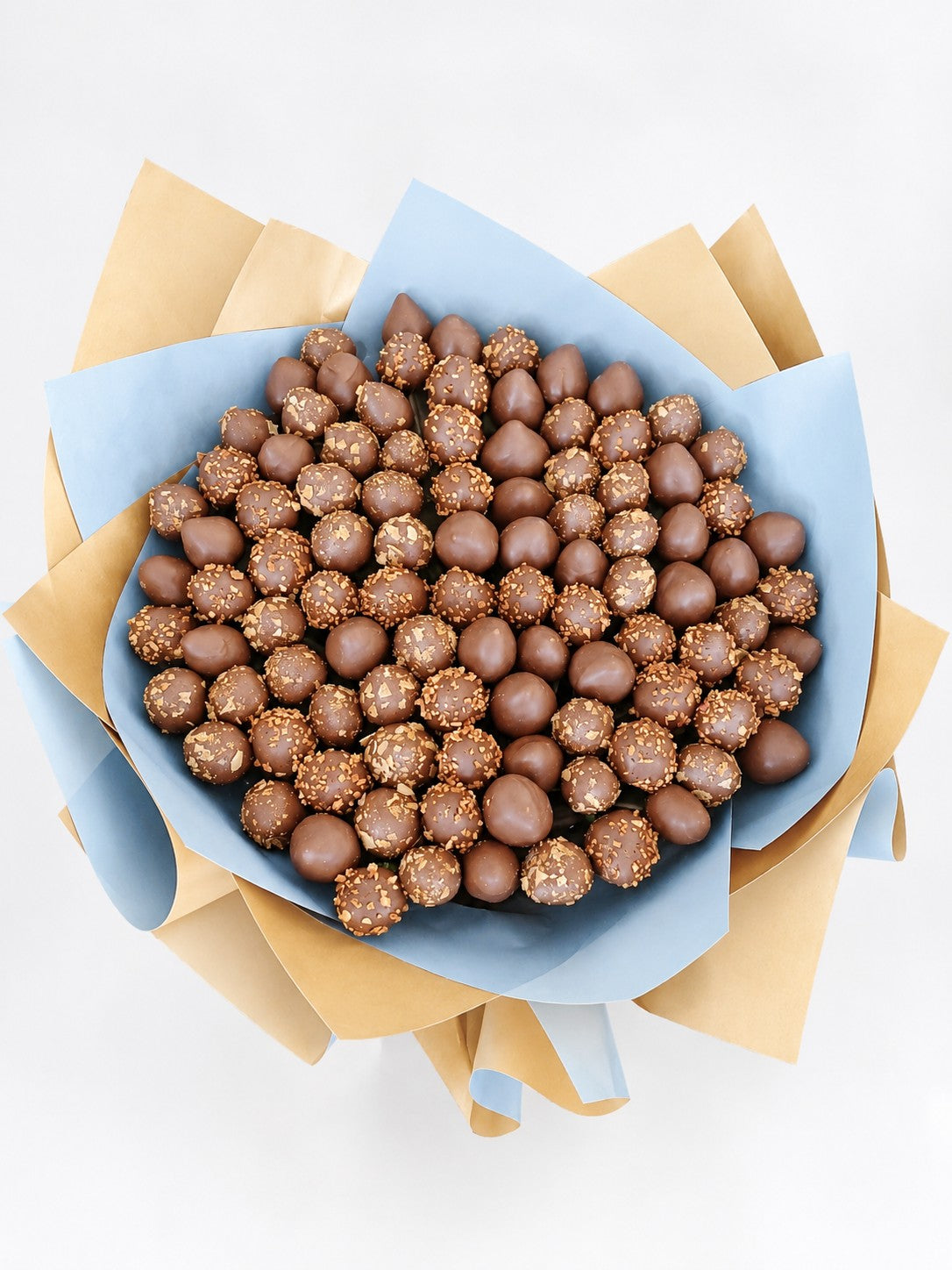 Grand Speculoos and Roasted Almond Strawberry Bouquet