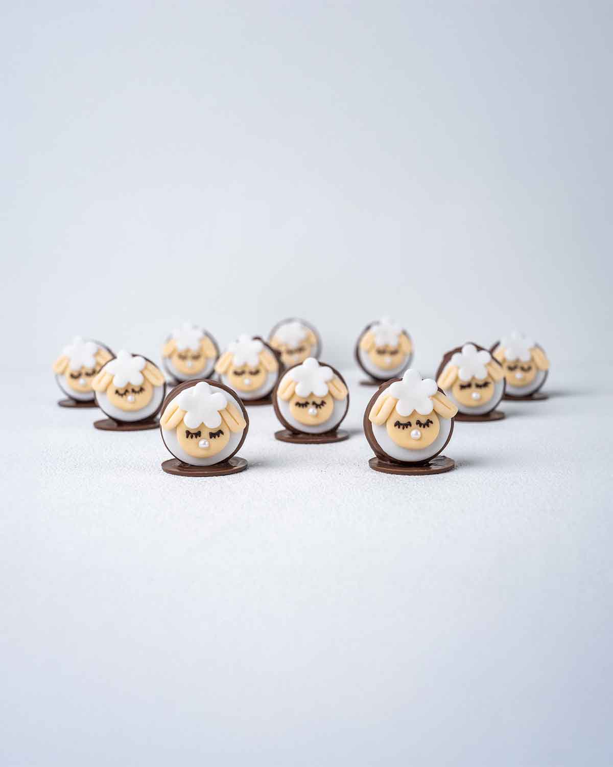 12 Pistachio Kunafa Chocolate Covered Oreo Sandwiches