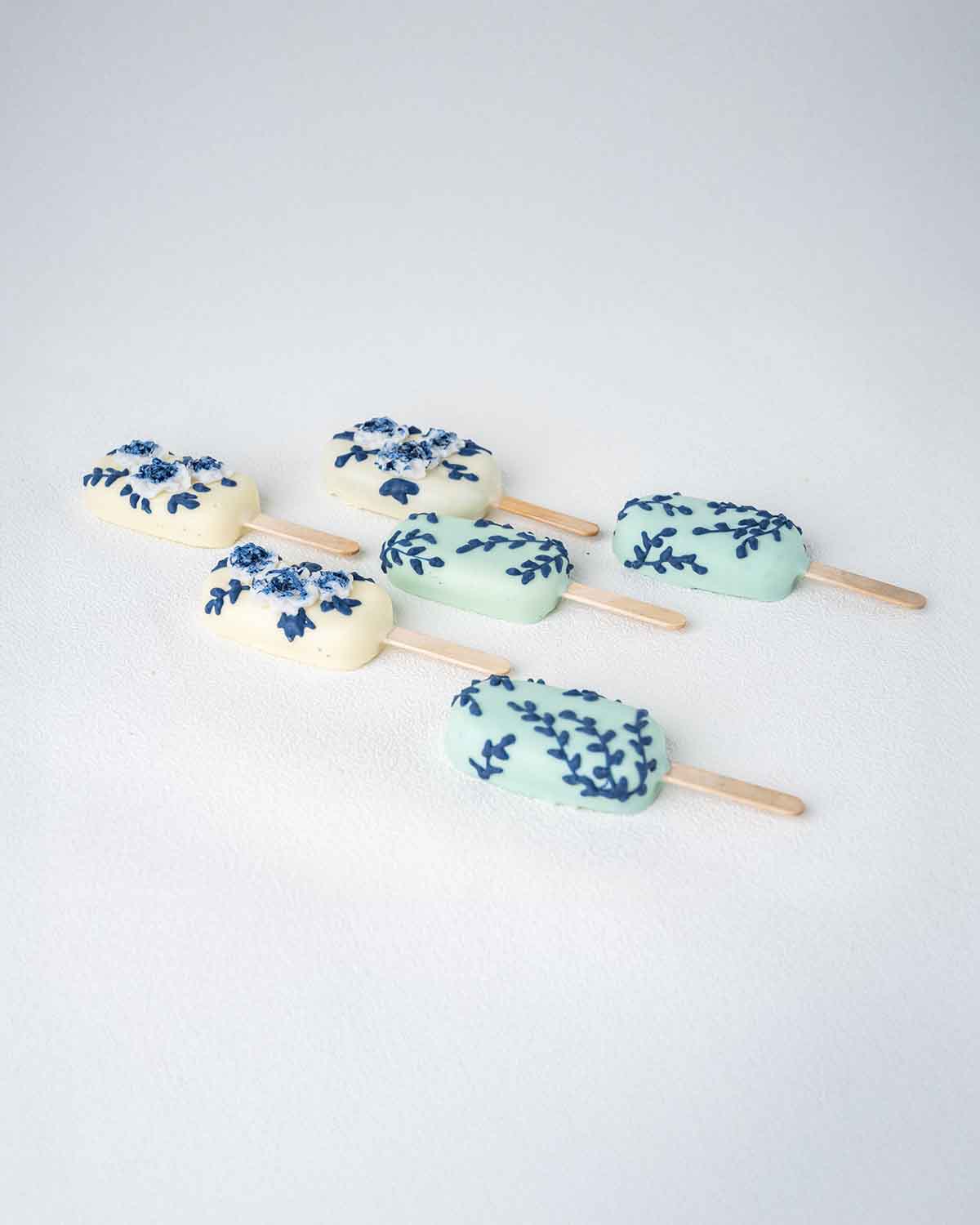 White and Blue Cakesicles
