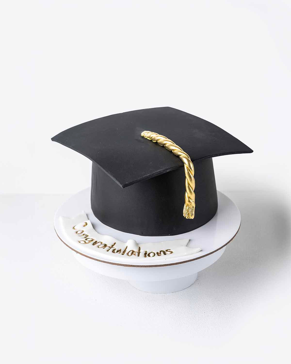1.5kg Graduation Cake