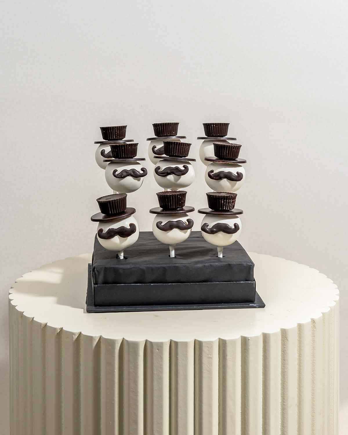 Cake pops with Moustache and Hat