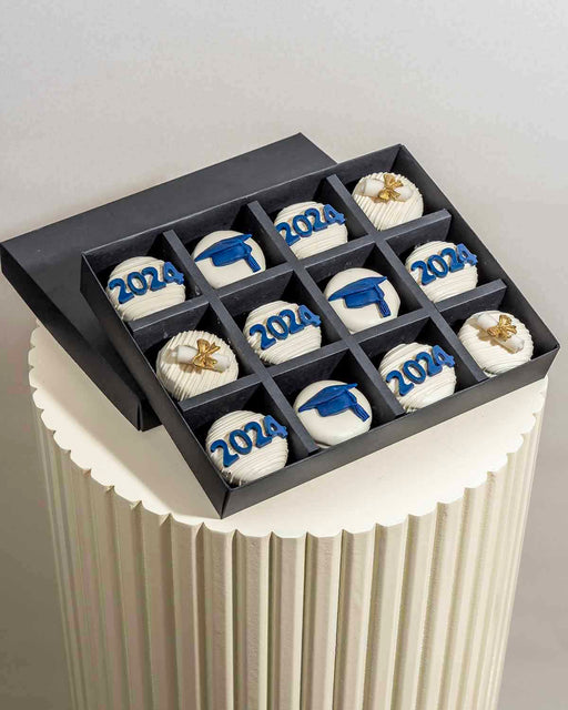 White Chocolate Graduation Theme Oreos