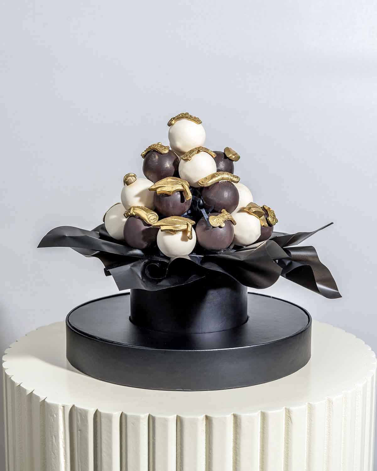 Graduation theme Cake pops Assortment