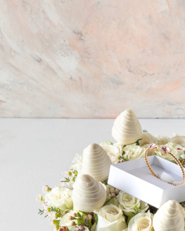 Petite Drop Bracelet Hamper