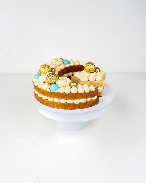 1Kg Vanilla Crescent Cake