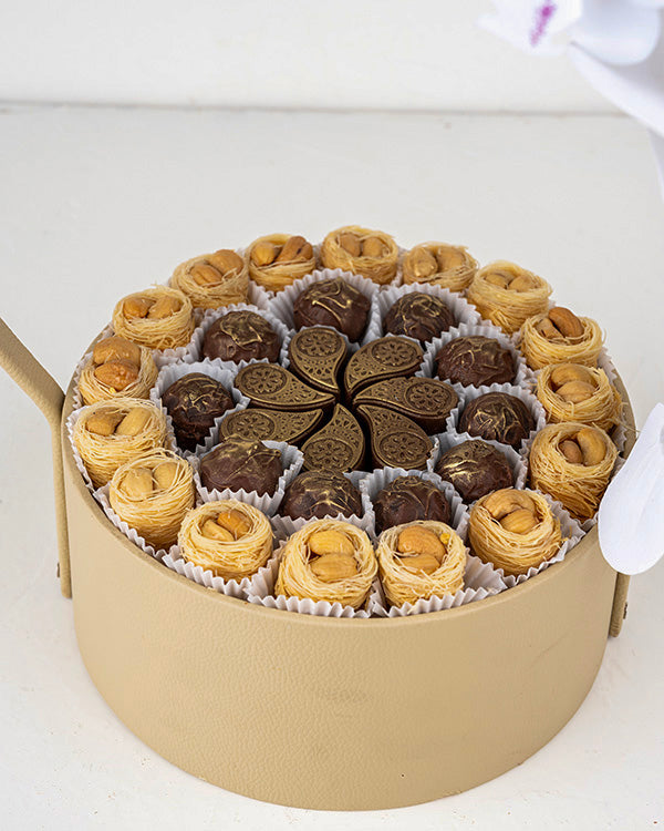 Ramadan Hamper with Esch Cashew and Chocolates
