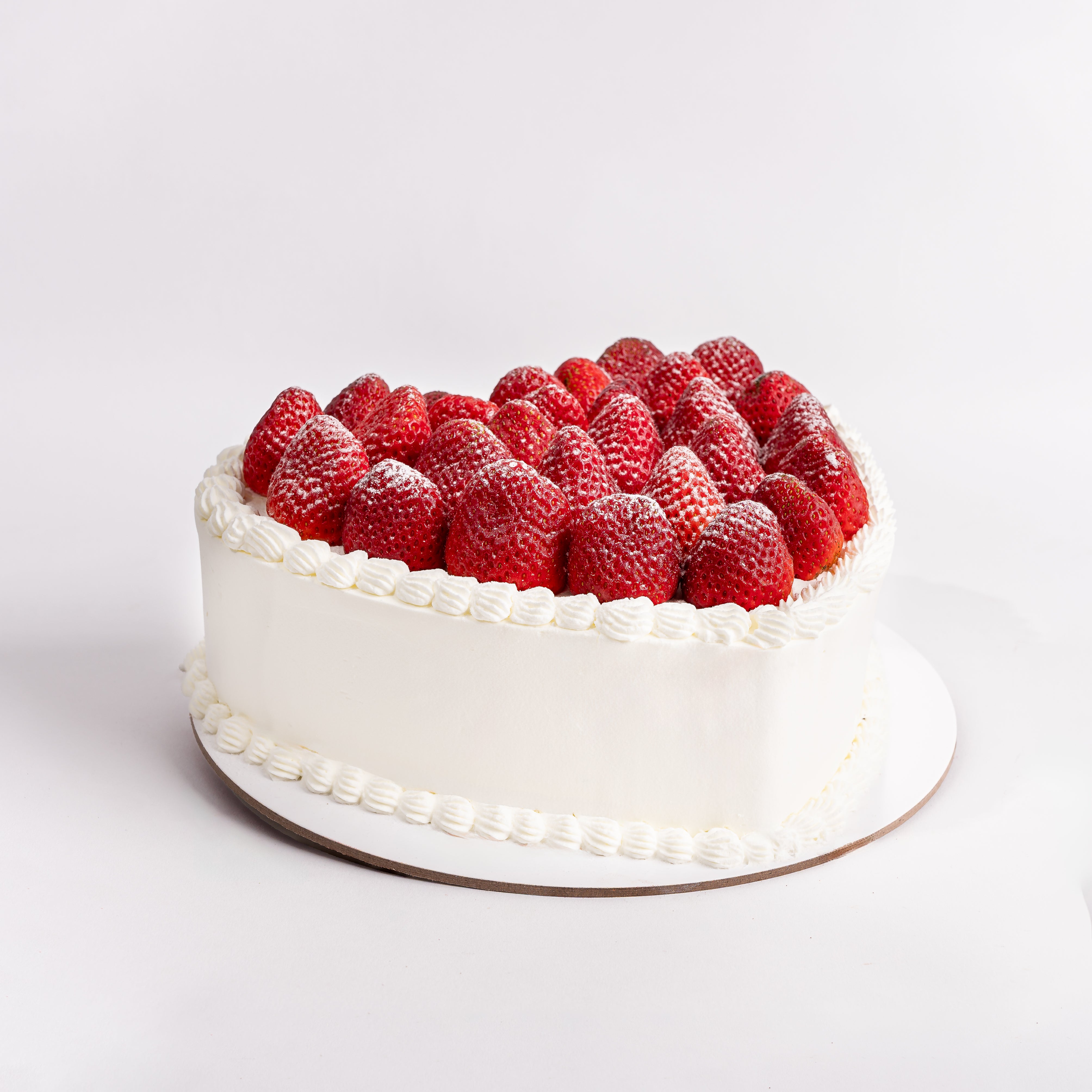 2KG Cake: 25-30 Fresh Strawberry