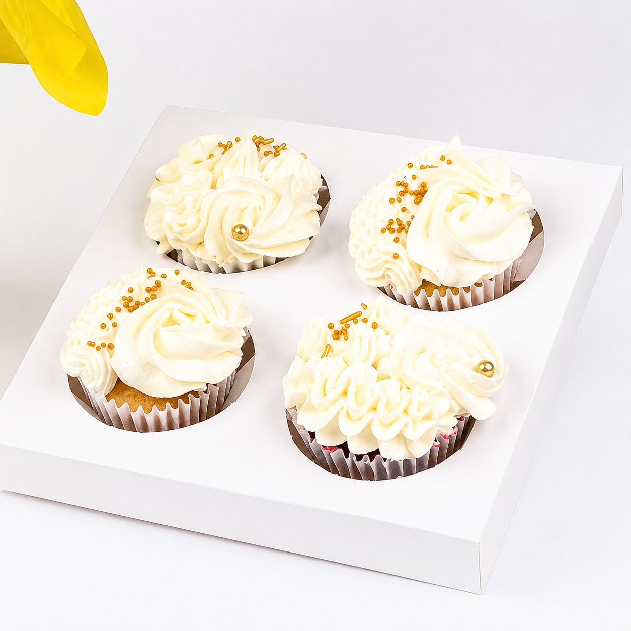 Silky White Frost Cupcakes 4pcs Gift Box