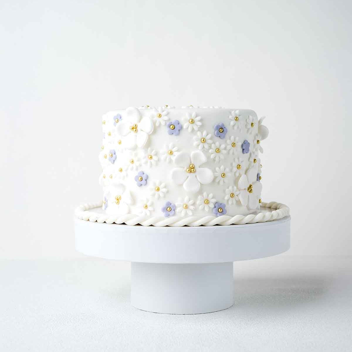 The Flowers 1kg Cake